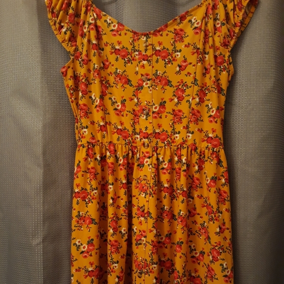 Dress - Picture 1 of 1